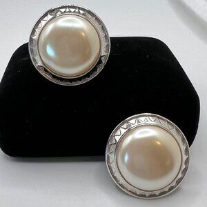Monet CLIP Silver Pearl Cabochon Earrings